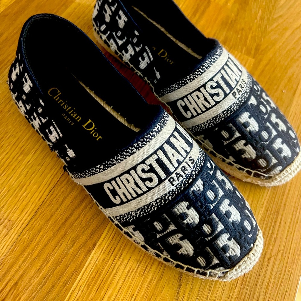 CD slippers